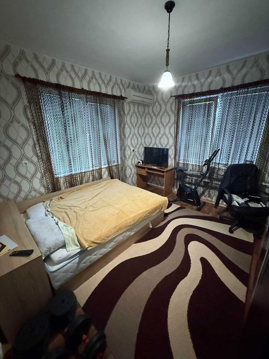 Два етажа от къща - град Асеновград