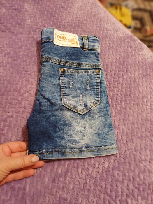 Продам Шорты и жилетка