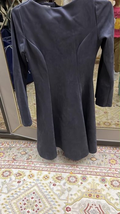 Платья и юбка в продаже
