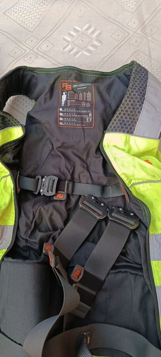 Vestă de siguranță Fall Safe și echipamente alpinism utilitar