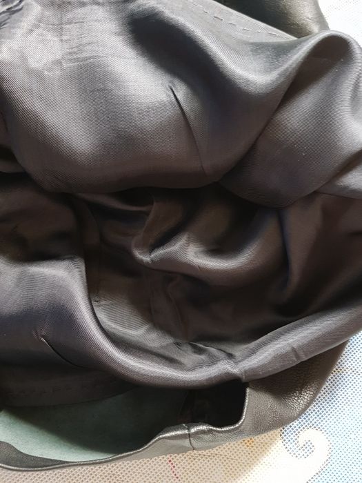 Fusta neagră de piele