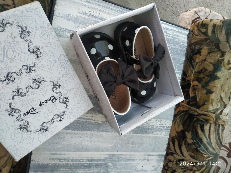 Продам детскую обувь