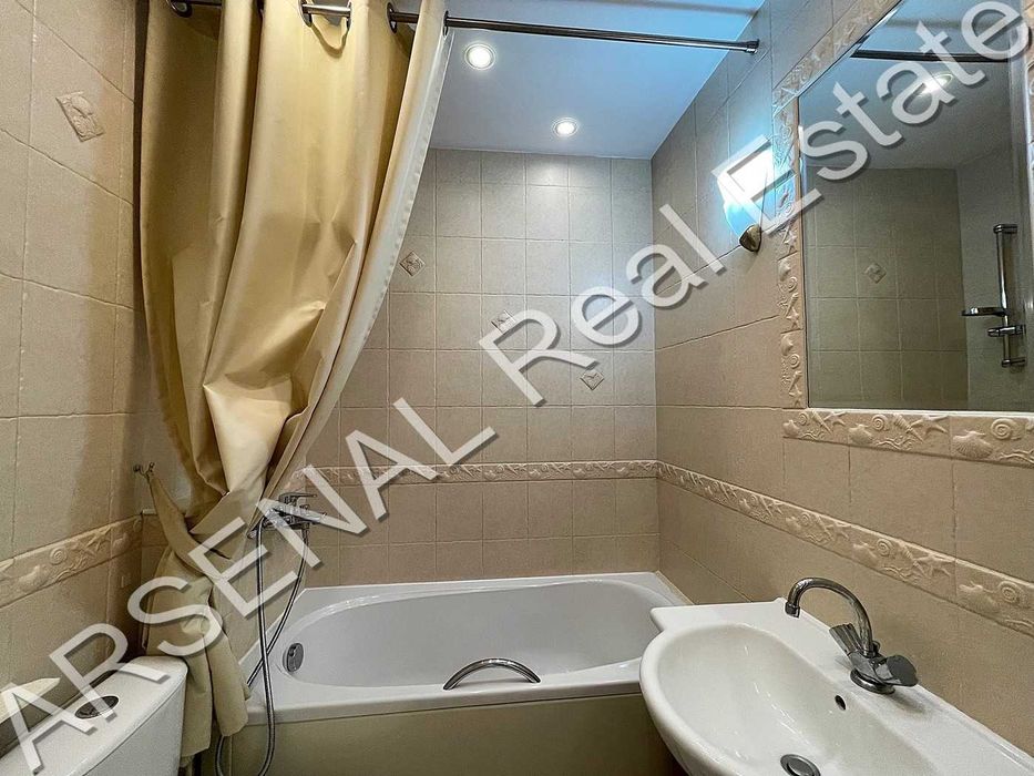 Дава се под наем Тристаен апартамент в София, Лозенец - 185 кв.м за 1250 € - Снимка #9