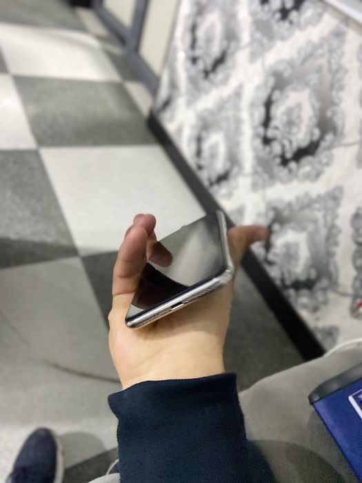 iPhone X 64 gb oq rangidan