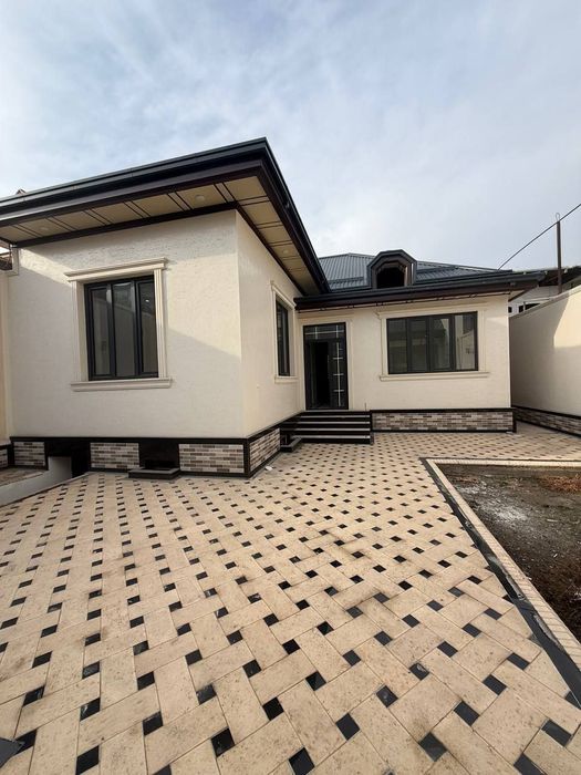 Ховли уй жой сотилади