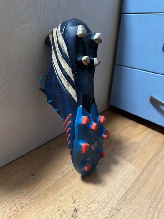 Продам бутсы adidas