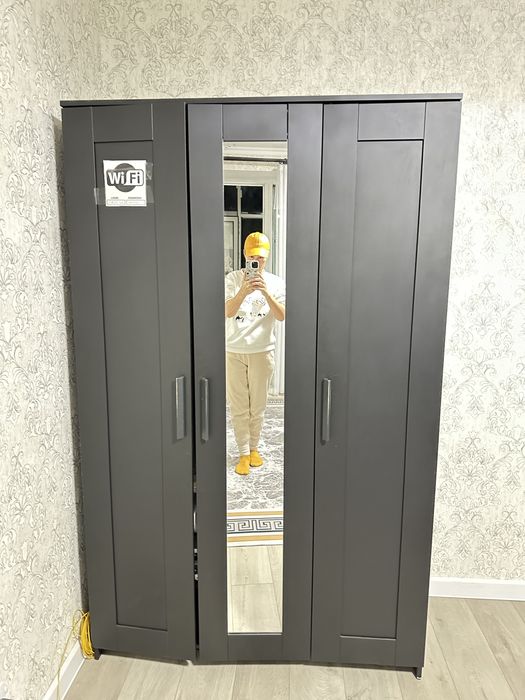 Шкаф трехдверный от икеа продам