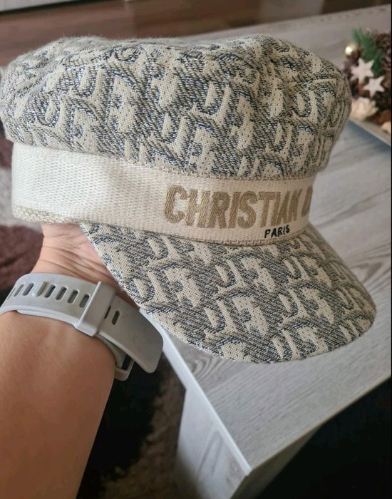 Нови шапки RB, Dior, Prada