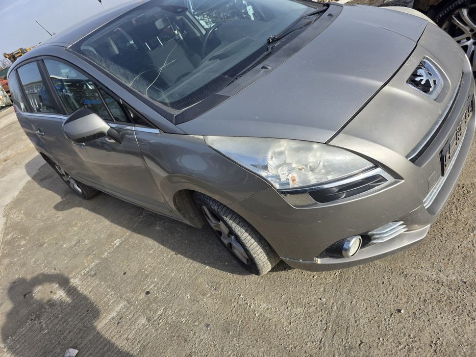 Dezmembrez Peugeot 5008 1.6hdi