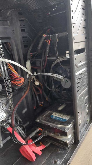 Unitate pc  Intel i5-9400 2.9 GHz, 9Mb, 2x4gb ram, ssd 2x256gb, hdd 2x 500gb emag 2020