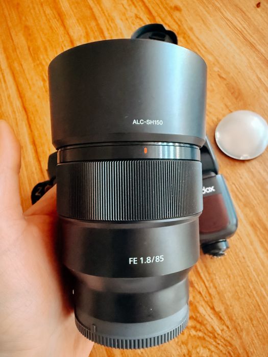 Продавам фотоапарат Sony A7IV и обективи