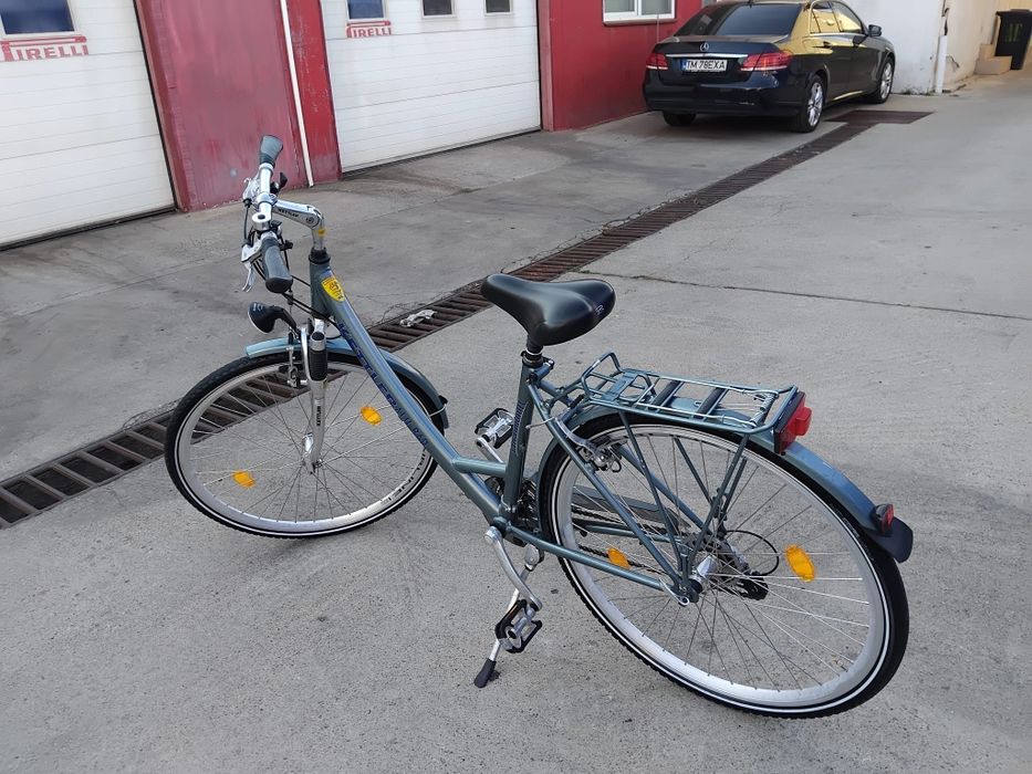 Vând bicicleta din aluminiu pentru damă