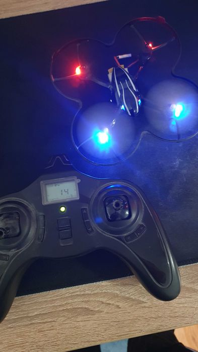 Vand drona si joystick trust cadou