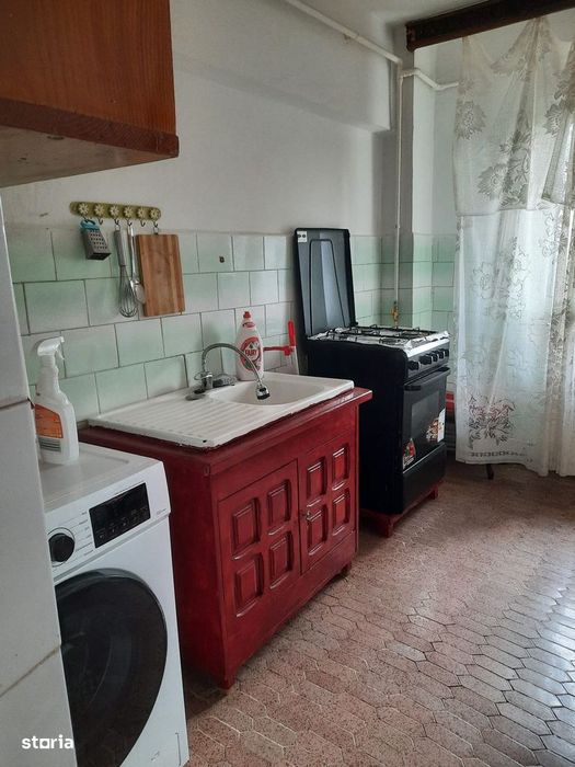 Inchiriez apartament 2 camere