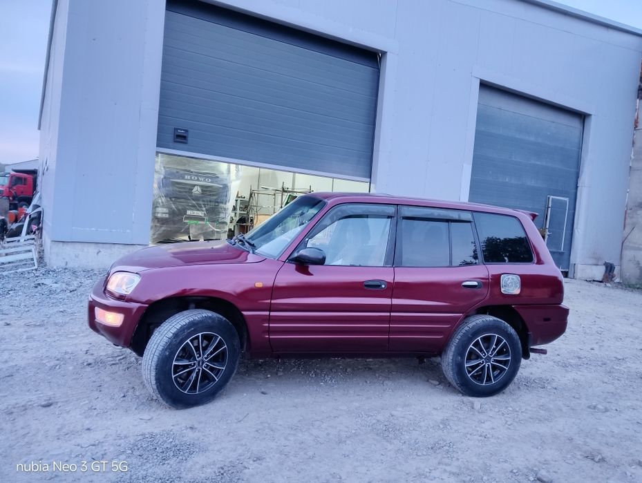 Продам надёжный не дорожный автомобиль Рав 4