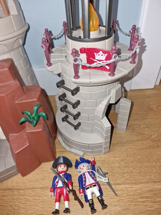 Playmobil военен форт с тъмница и кула