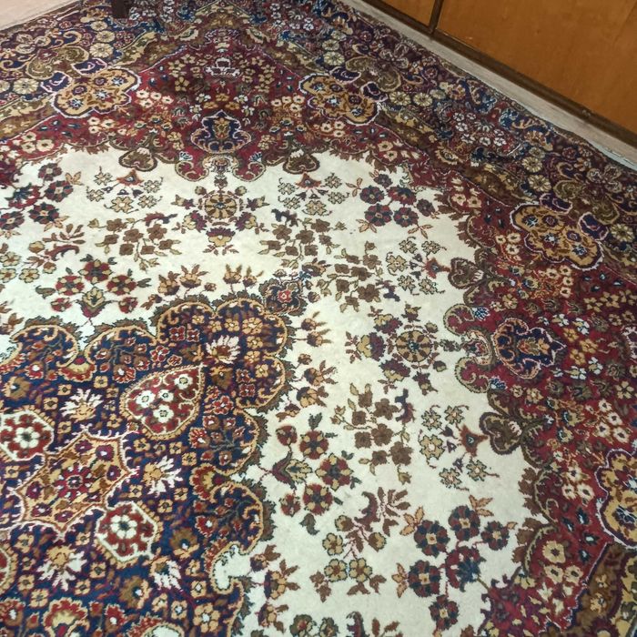 Килим, употребяван 2.5 х 3,3,изпран машинно