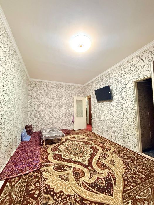 Massiv panelniyda 4 xonalik uy sotiladi