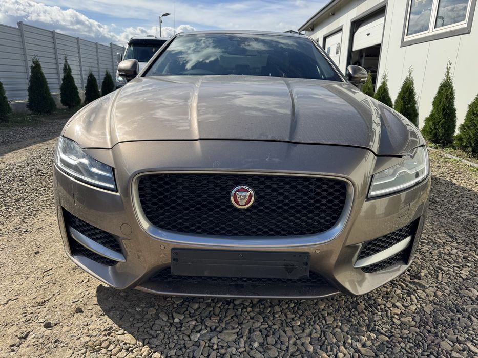 Capota faruri bara aripi tragher radiatoare jaguar xf 2015-2019