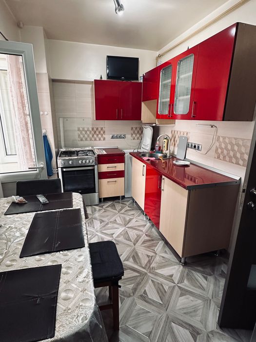 Închiriez apartament 2 camere 57 mp, etaj 4 cu lift