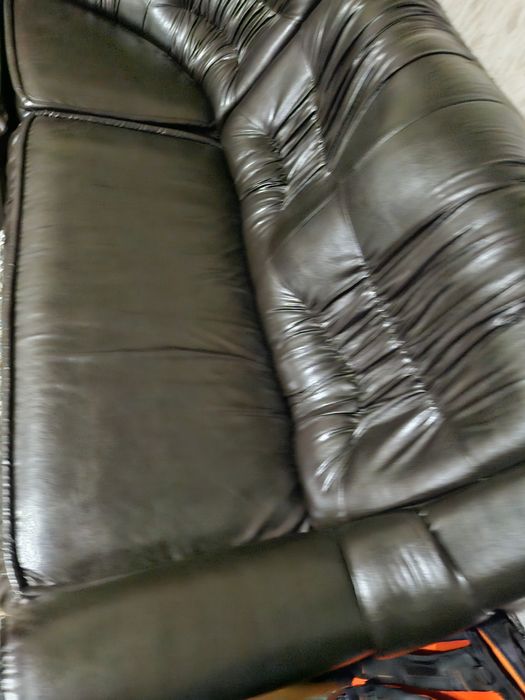 Кожен ъглов диван