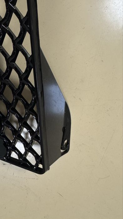 Mercedes W219 CLS AMG решетка FACELIFT  2009-2011 черна предна