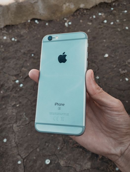 Продам iPhone 6s 32GB