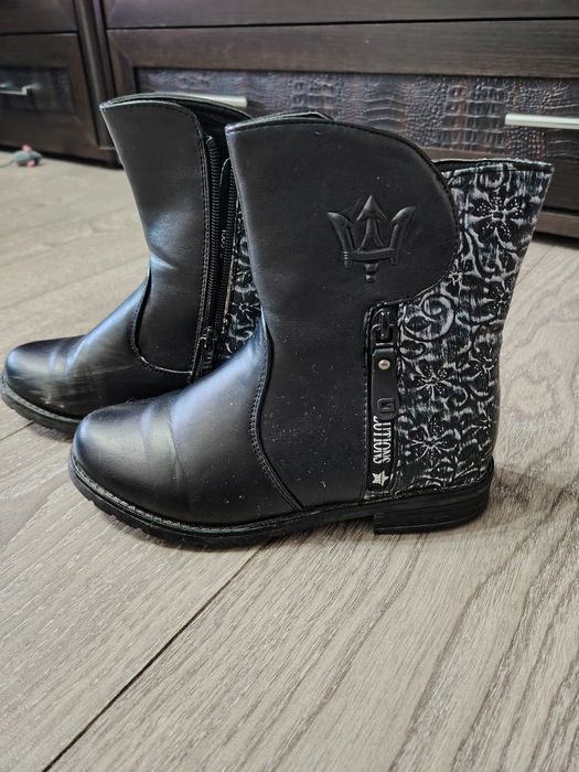 Продам сапожки на девочку