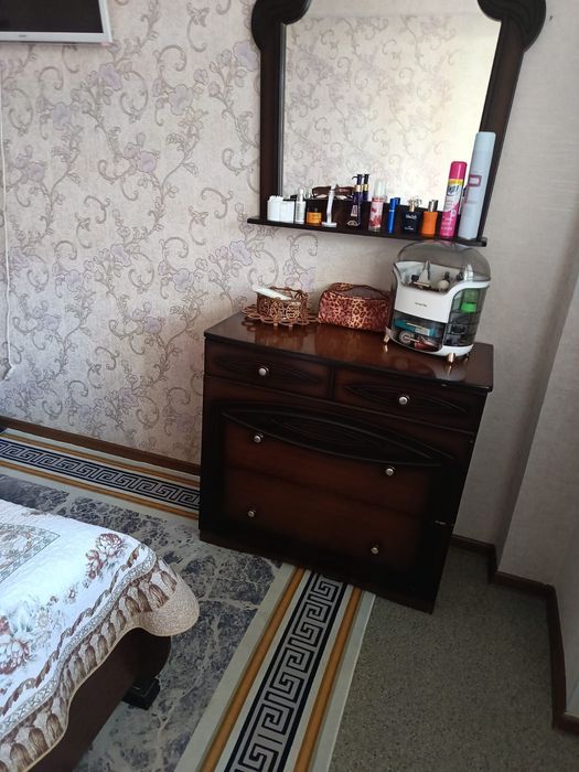 Продам спальный гарнитур