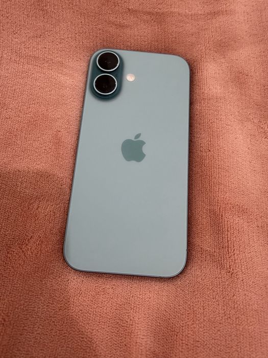 iPhone 16, 256 гб, идеальное состояние