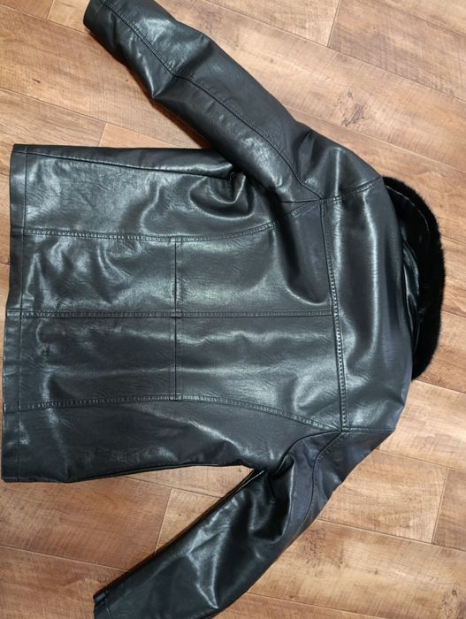 Продам новую куртку.