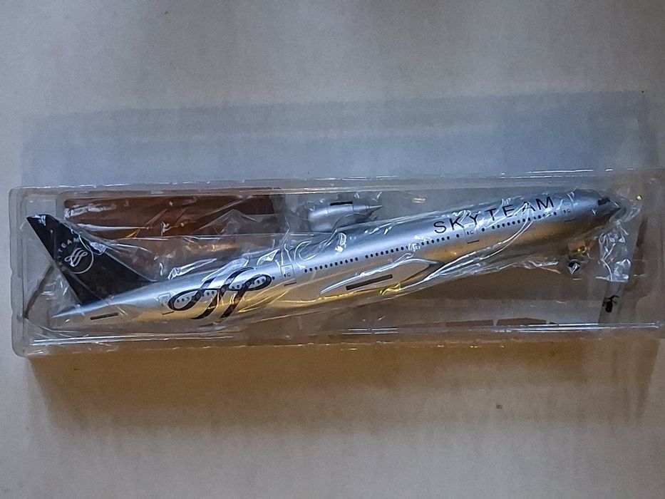 Macheta metalica de avion SkyTeam