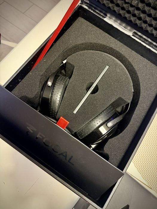 Focal Utopia headphones аудиофилски слушалки
