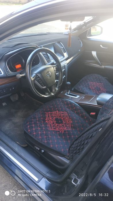 Продам Nissan Tana 2010