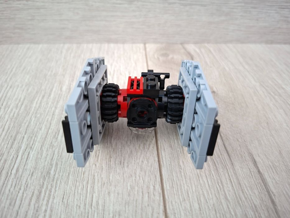 Продавам комплект Лего Star Wars(75082),(75073),(30276)