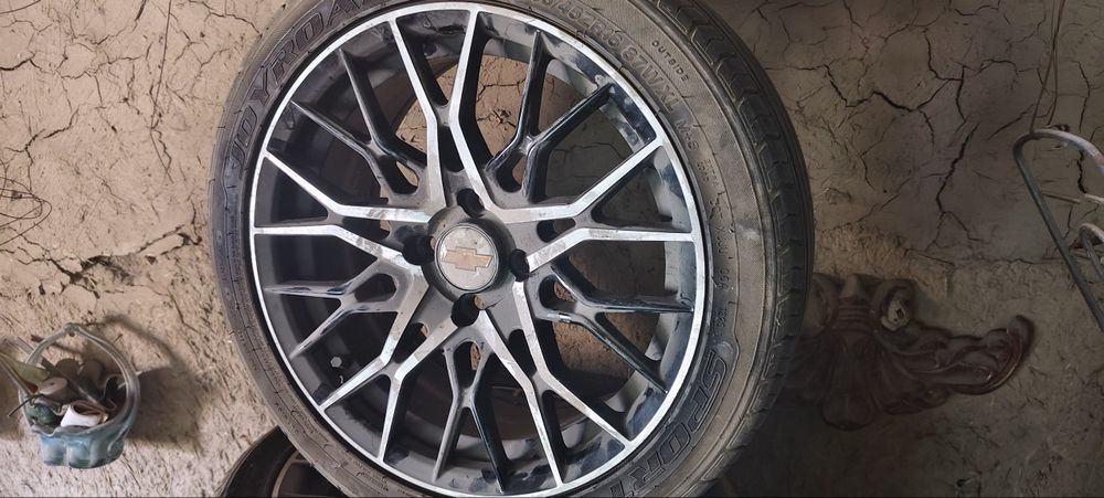 Diska sotiladi 16 razmerda