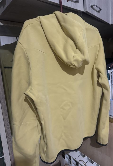 Nike teck fleece-жълт-ОРИГИНАЛЕН