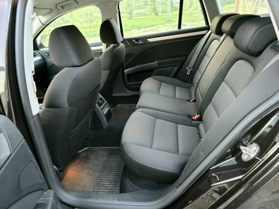 Skoda Suberb 2.0 tdi DSG 140 cp an 2011