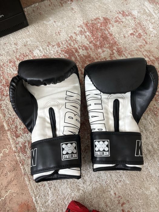 Боксерские перчатки