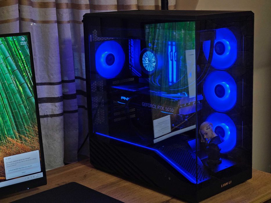 Нов Геймърски Компютър Ryzen 7 7800X3D / RTX 5070 12GB / 32GB DDR5 / 2TB NVMe SSD / 1440p Gaming PC / Гаранция