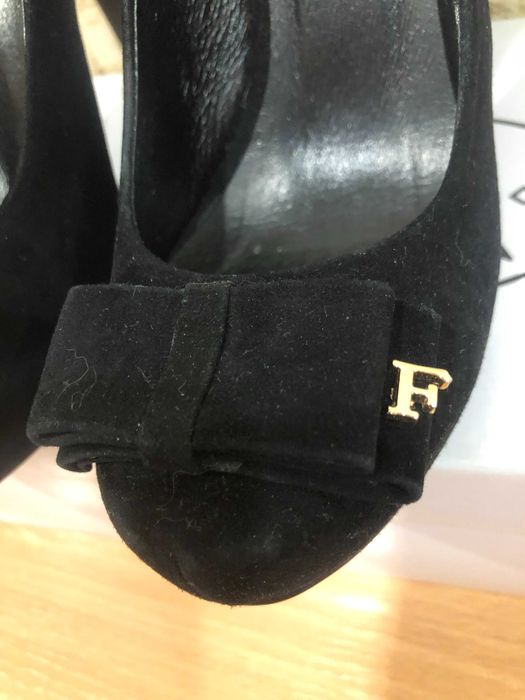 Продам туфли новые, замшевые