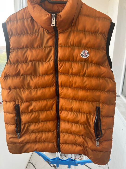 Vesta Moncler