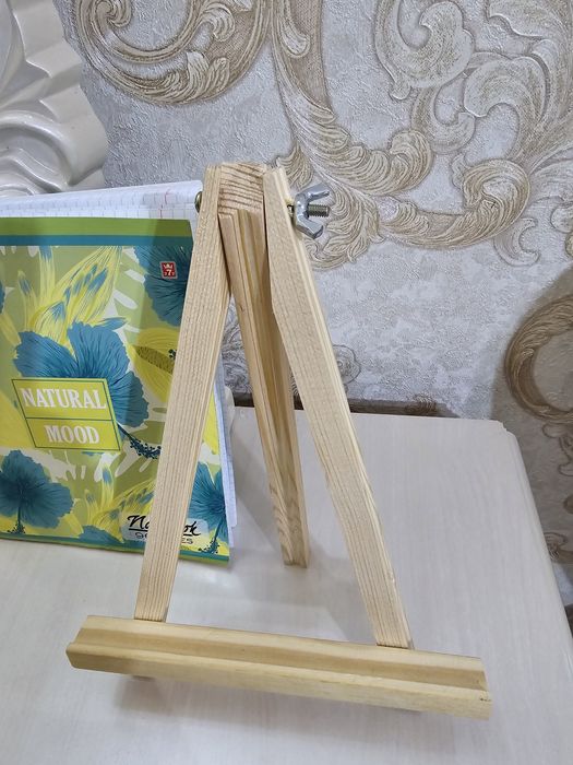 Маленький мольберт