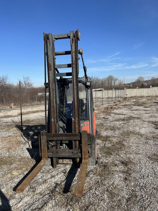 Продавам мотокар дизел Линде / Linde H30D обслужен 3тона