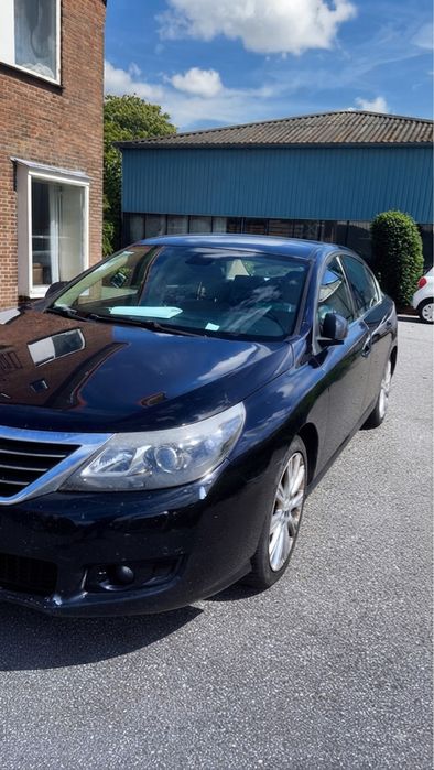 RENAULT Latitude 2011 — imagine 1