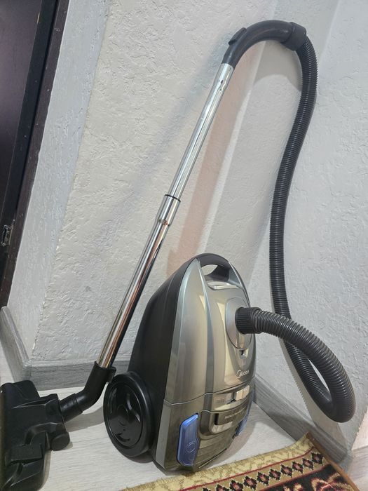 Пылесос от Midea