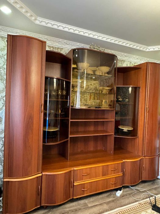 Продам зальный гарнитур