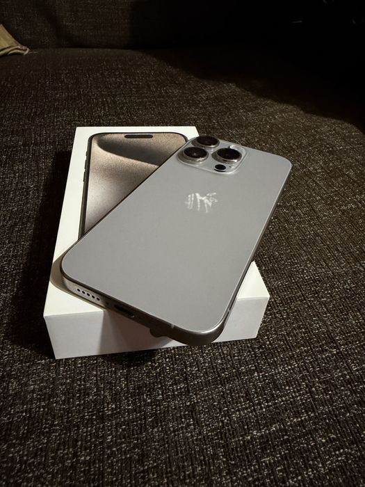 Продавам iPhone 15 Pro 512 GB – Silver – Перфектно състояние
