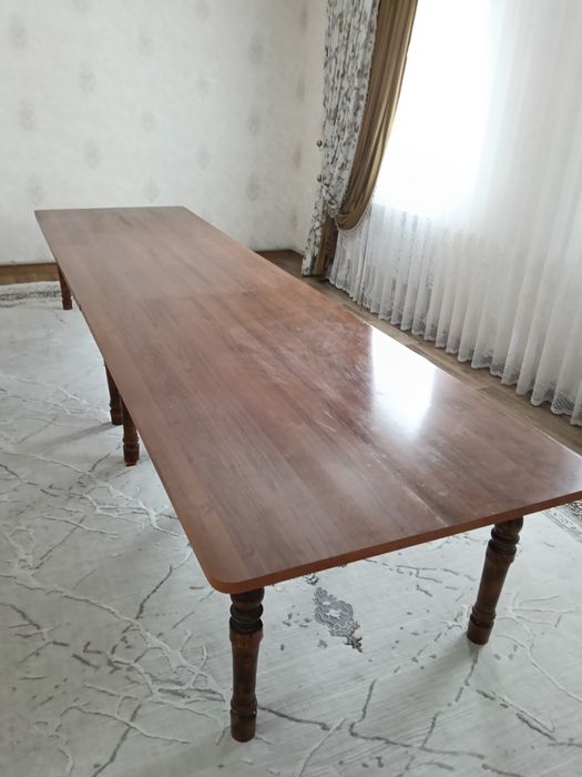 Стол стулья для зала