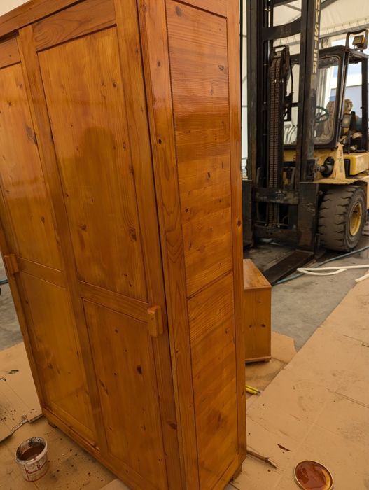 mobilier rustic din lemn de brad